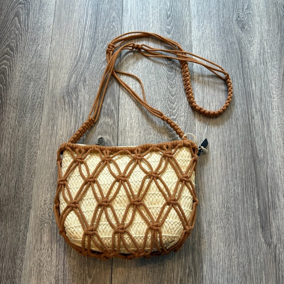 universal threads Handbags - Universal Threads Cream and Brown Woven Crossbody Bag